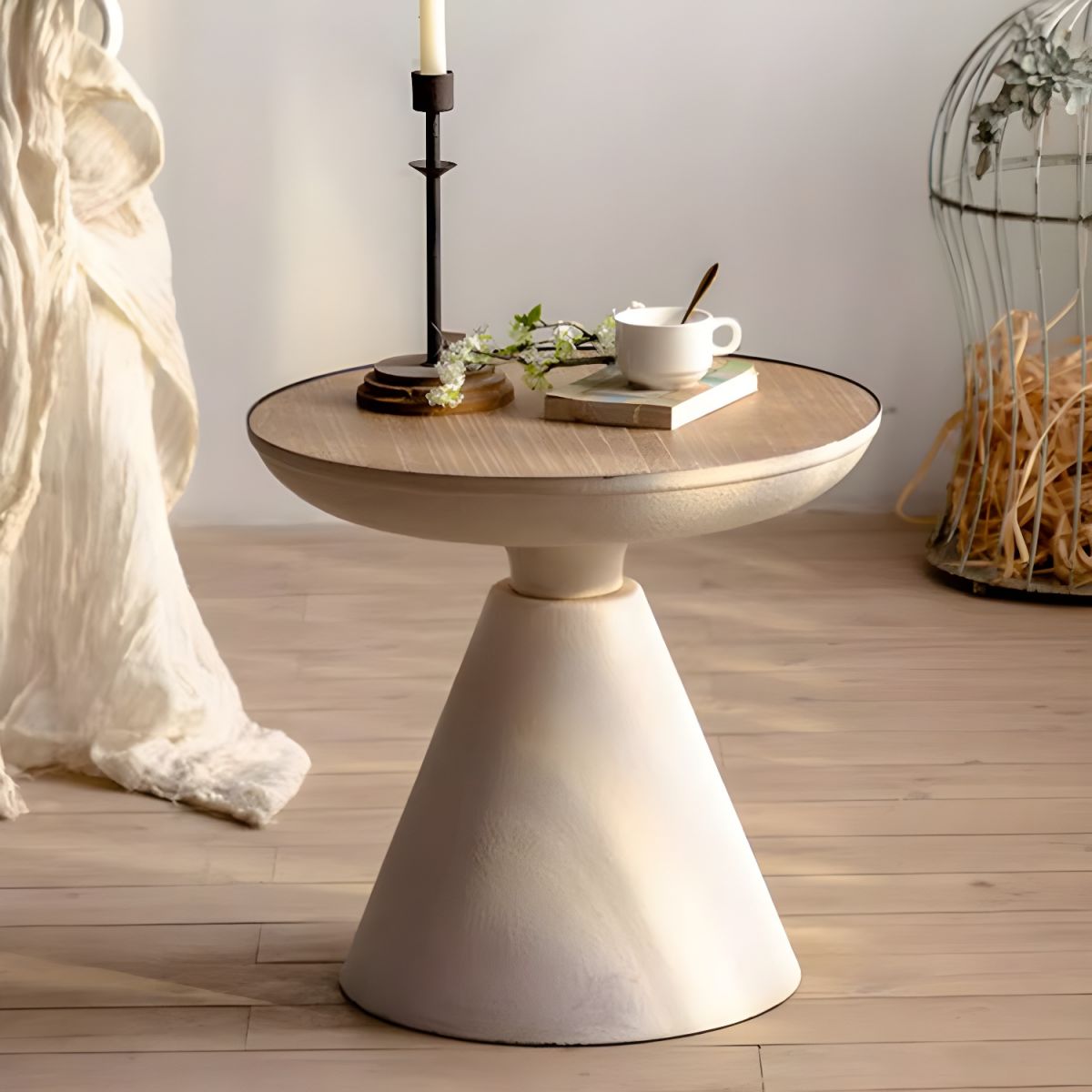 Traditional Round Table