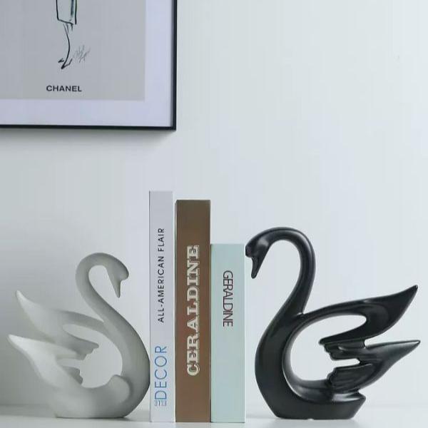Black & White Swan Figure 2pcs