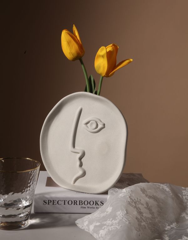 Human Face Vase