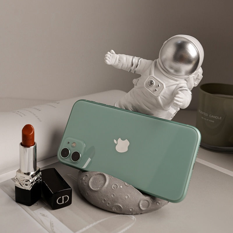 Astronaut Showpieces Best Gift for Home, Modern Décor