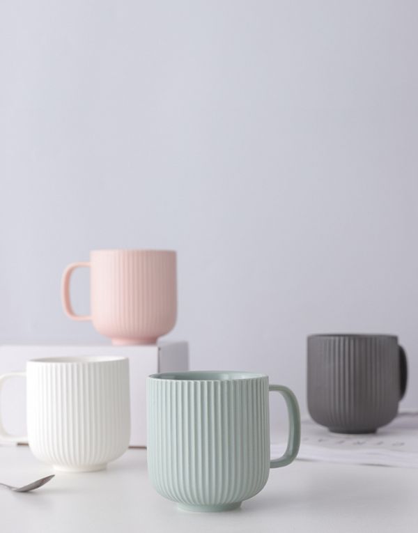 Elegant Set of 4 Ceramic Mugs with Nordic 3D Structure