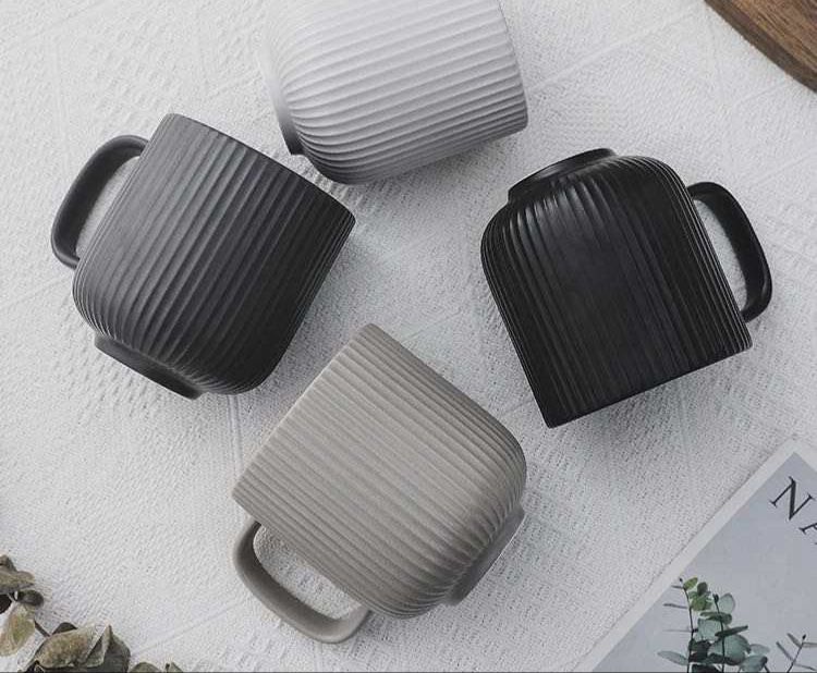 Elegant Set of 4 Porcelain Mugs with Nordic 3D Structure - Image 7