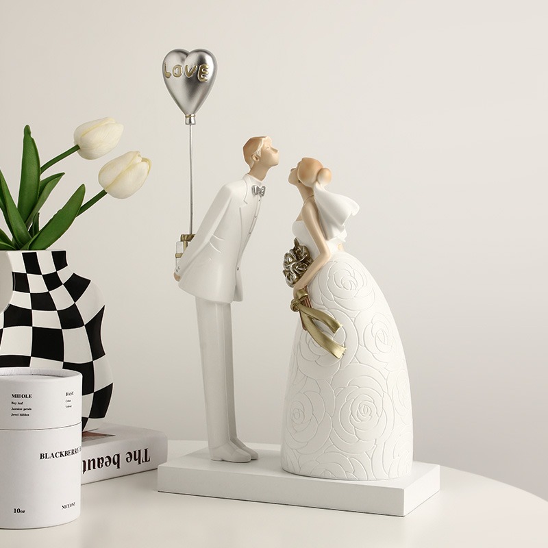 Luxury Home Decor for gift Wedding Couple Figure Ornament - Image 5