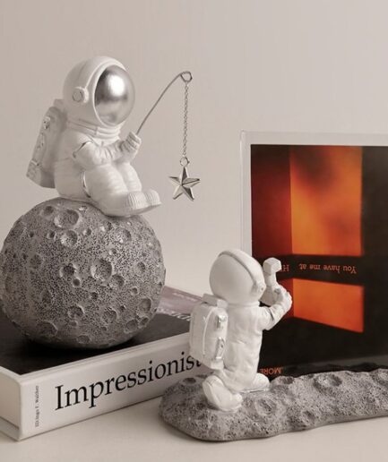 Astronaut tissue box with stroage,Phone Holder