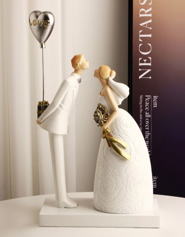 Luxury Home Decor for gift Wedding Couple Figure Ornament - Image 6
